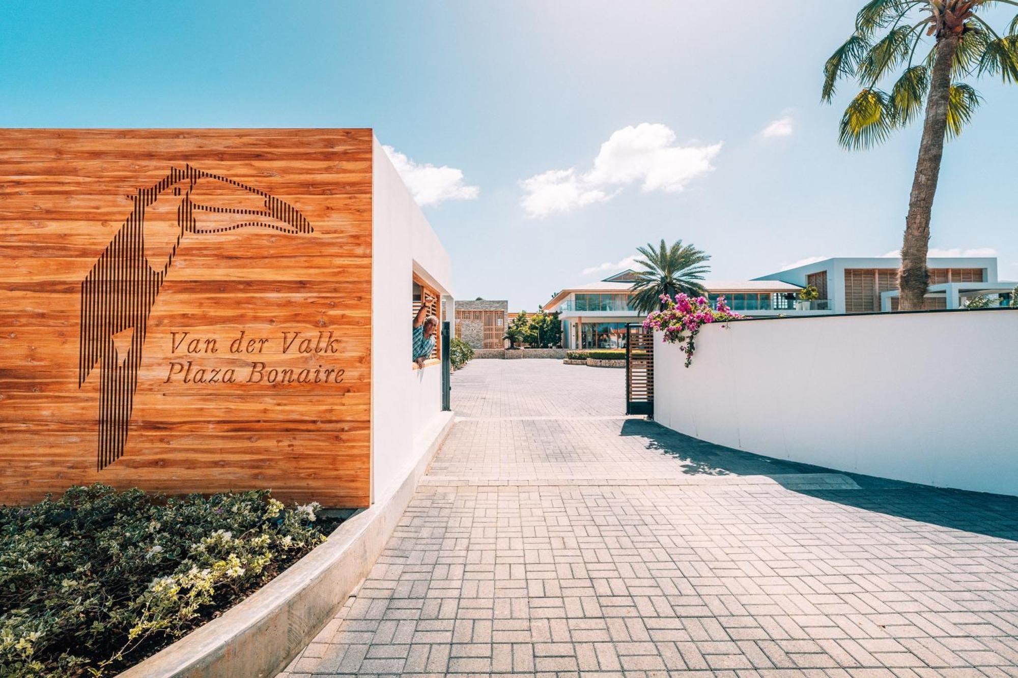 Van Der Valk Plaza Beach & Dive Resort Bonaire คราเลนไดค์ ภายนอก รูปภาพ